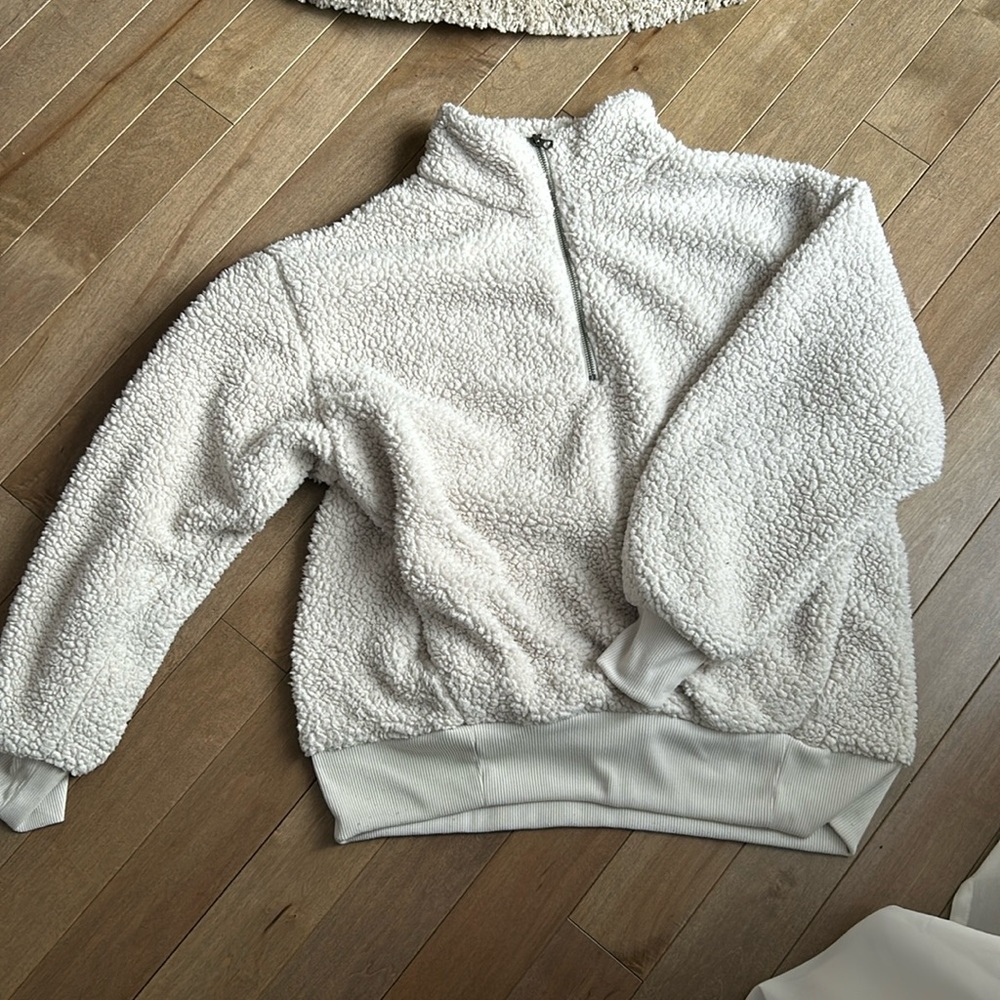AMERICAN EAGLE SWEATER FLEECE